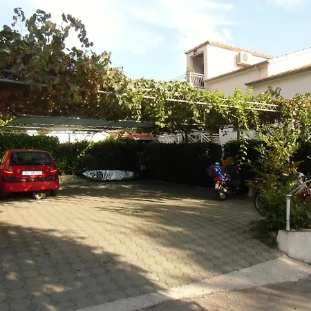 Apartment In With Sea View, Balcony, Air Conditioning, Wi-fi
