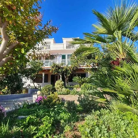 In With Sea View, Balcony, Air Conditioning, Wi-fi *