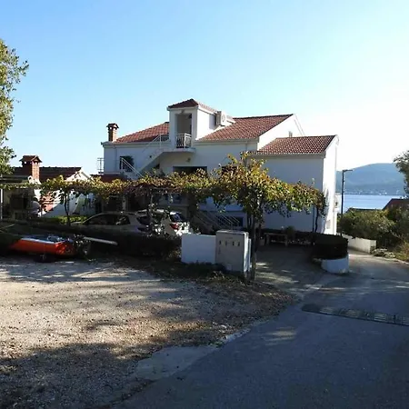 In With Sea View, Balcony, Air Conditioning, Wi-fi Appartamento