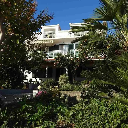 Appartamento In With Sea View, Balcony, Air Conditioning, Wi-fi